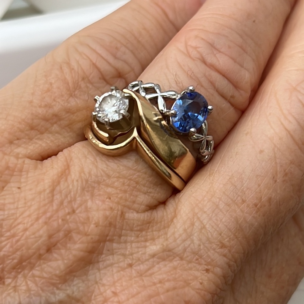 Dainty cz sapphire ring, Sz 8 - Picture 3 of 7